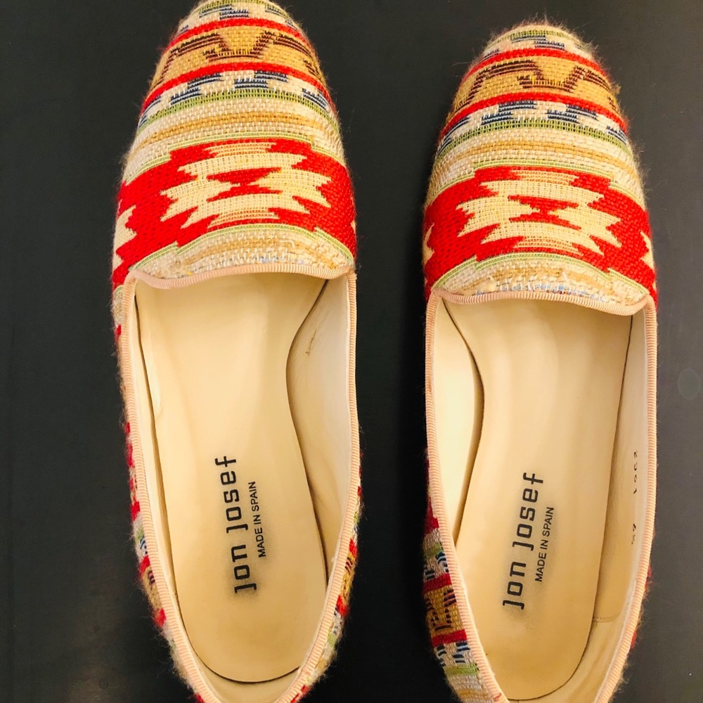 Super fun women’s tapestry flats!